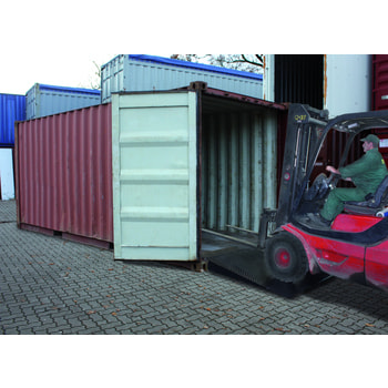 Auffahrrampe mit beweglicher Lippe - Für Seecontainer - 7500 kg Traglast 