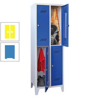 Kleiderschrank - 4 Fächer a 400 mm - (HxBxT) 1.850x830x500 mm - Füße - Drehriegel - lichtblau/zinkgelb RAL 1018 Zinkgelb | RAL 5012 Lichtblau