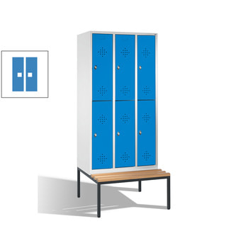 Garderobenschrank, Spind, 3 Abteile, 6 Fächer, 2.090 x 900 x 815 mm (HxBxT), Hartholz Sitzbank untergebaut, Korpus lichtgrau, Türen lichtblau RAL 5012 Lichtblau