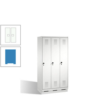 Stahl-Garderobenschrank, Spindschrank auf Sockel, 3 Abteile a 300 mm, Korpus lichtblau, Tür verkehrsweiß, 1.800 x 900 x 500 mm (HxBxT) RAL 9016 Verkehrsweiß | RAL 5012 Lichtblau