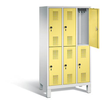 Schließfachschrank für Grundschulen, Fächerschrank, 3 Abteile, 6 Fächer, Füße, 1.650 x 900 x 500 mm (HxBxT), Korpus rubinrot, Tür Sonnengelb RDS 0808060 Sonnengelb