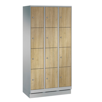 Garderobenschrank, Spindschrank mit Sockel, 3 Abteile, 12 Fächer, 1.800 x 900 x 500 mm (HxBxT), Dekorfront HPL silbergrau, Korpus Viridingrün Dekorfront HPL 002 Silbergrau | RDS 1108060 Viridingrün